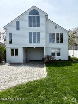 Building Photo - 121 Bridge Ave