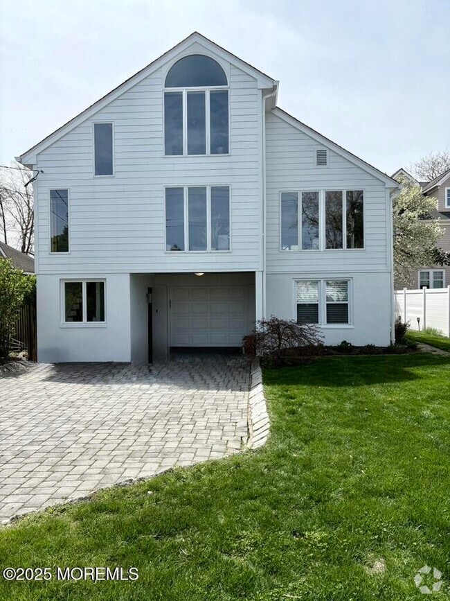 Building Photo - 121 Bridge Ave