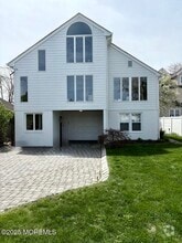 Building Photo - 121 Bridge Ave