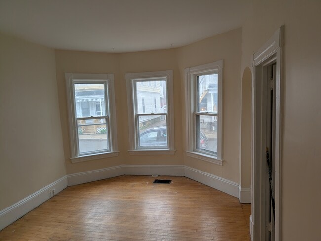 Building Photo - 15 Greene St