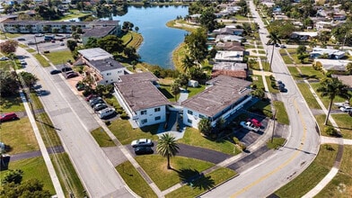 Building Photo - 1241 W River Dr