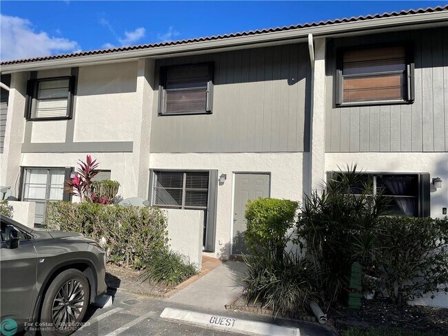 Foto del edificio - 9790 Shadow Wood Blvd