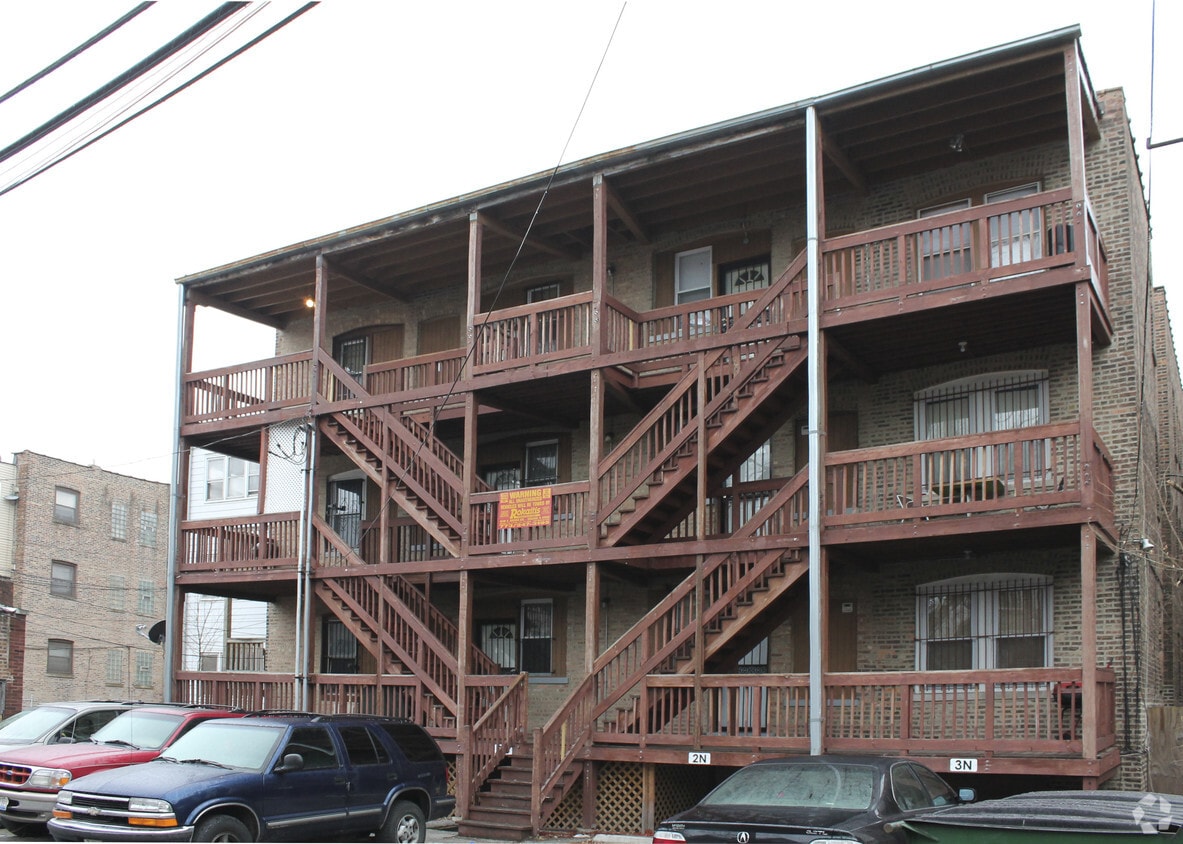 Building Photo - 6838 S Ridgeland Ave