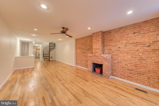 Building Photo - 1825 S Charles St
