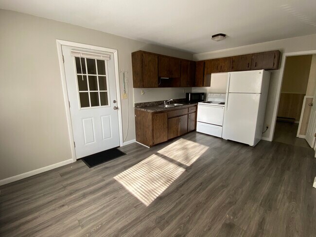 Open kitchen - 70 West St