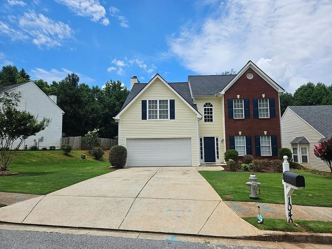 Primary Photo - Spacious 4BR House - Prime location