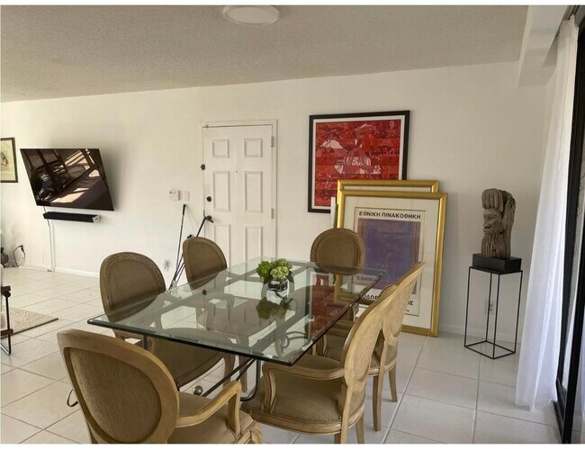 Foto del edificio - 7170 Promenade Dr