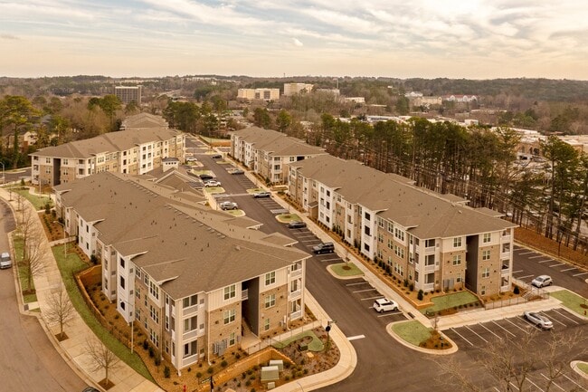 Building Photo - Clairmont at Crabtree