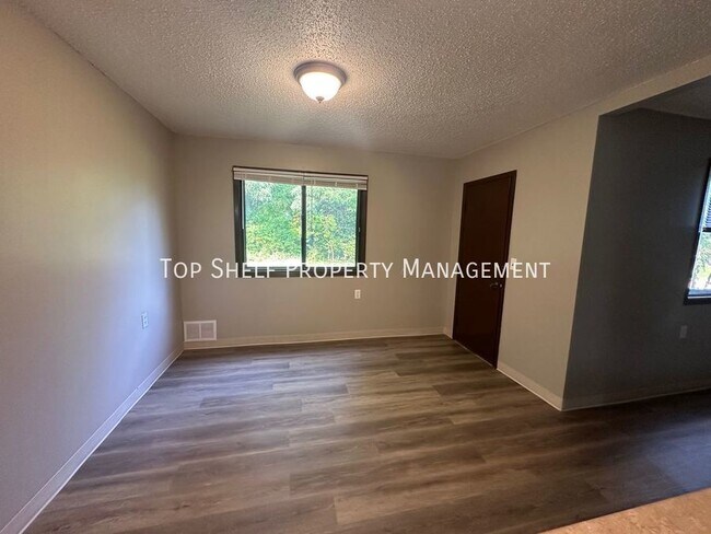 Foto del edificio - 1330 Williams St