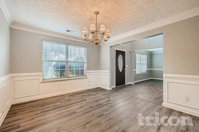 Foto del edificio - 878 Crestworth Crossing