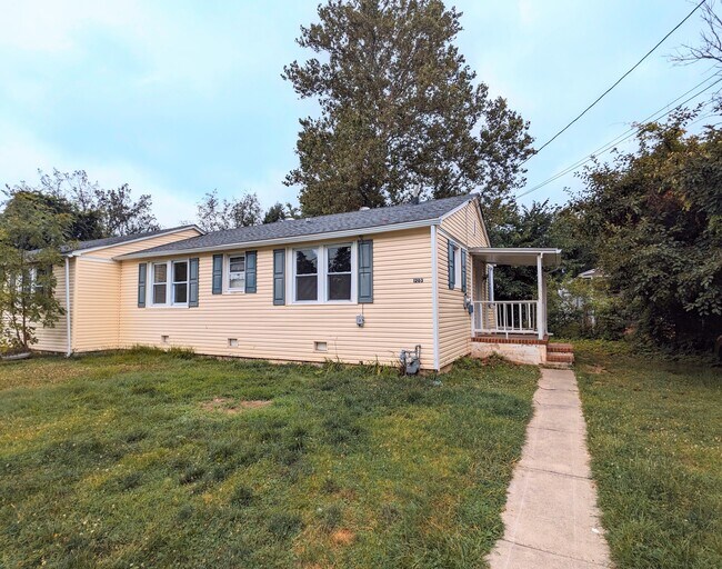 Building Photo - 1203 Schumacher Dr