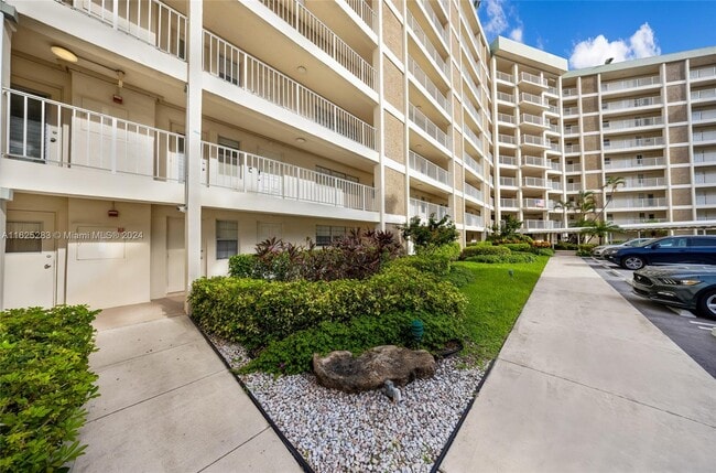 Foto del edificio - 3090 N Course Dr