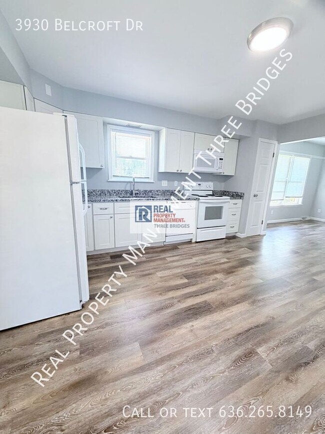 Foto del edificio - 3930 Belcroft Dr