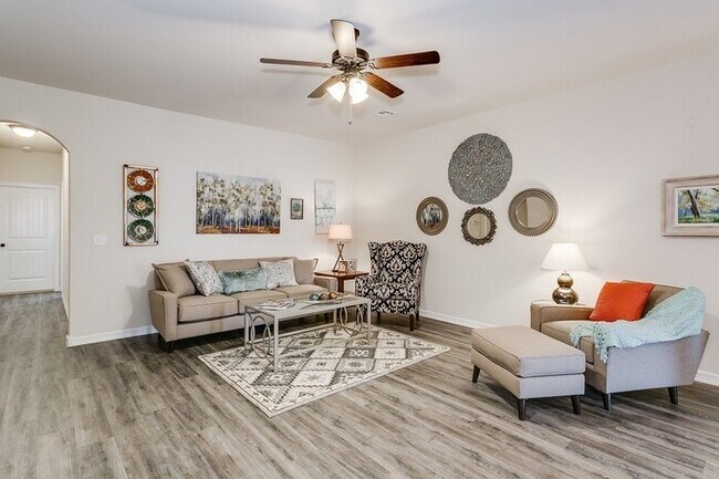 Foto del edificio - 2/2/2 Patio Home In a Small Picturesque Ga...