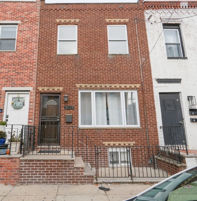 Building Photo - 2633 Tasker St