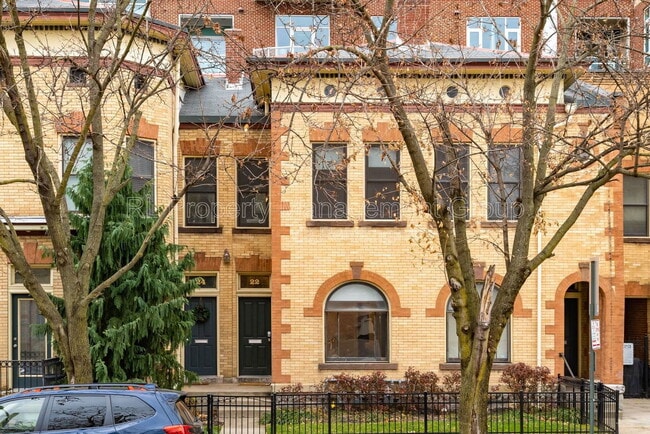 Building Photo - 22 W 4th Ave