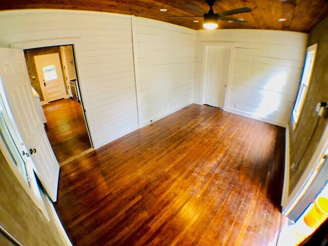 Foto del edificio - 1121 1/2 Gunter St