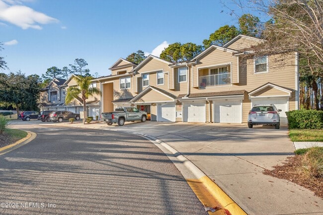 Building Photo - 8188 Cabin Lake Cir