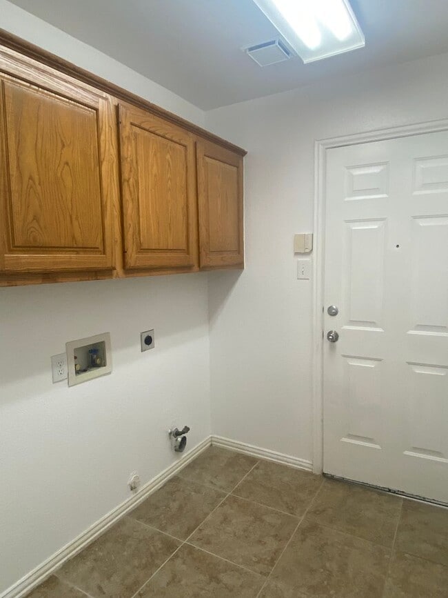 Building Photo - Lovely one story, four-bedroom home nestle...