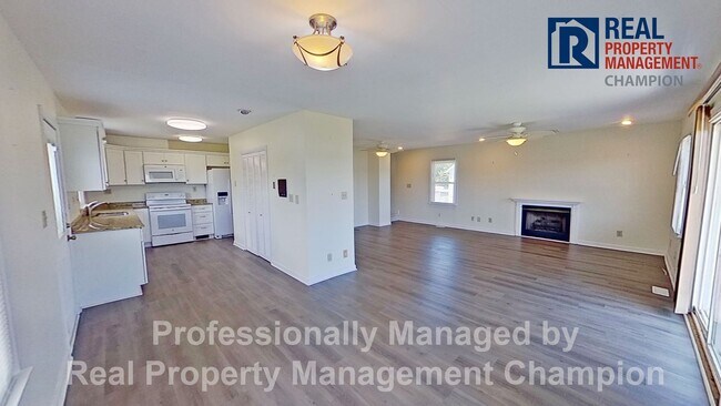 Foto del edificio - Charming Water Front Home with Private Dock