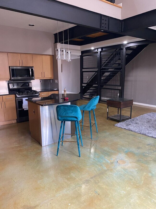 Foto del edificio - Contemporary 2 Bedroom, 2.5 Bath townhouse...