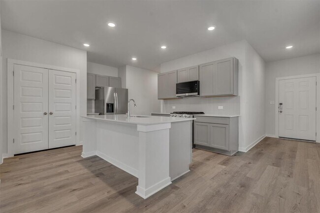 Building Photo - 130 Hornet St