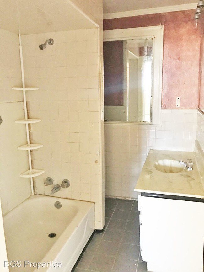 Foto del edificio - 2 br, 1 bath House - 1225 Jones St