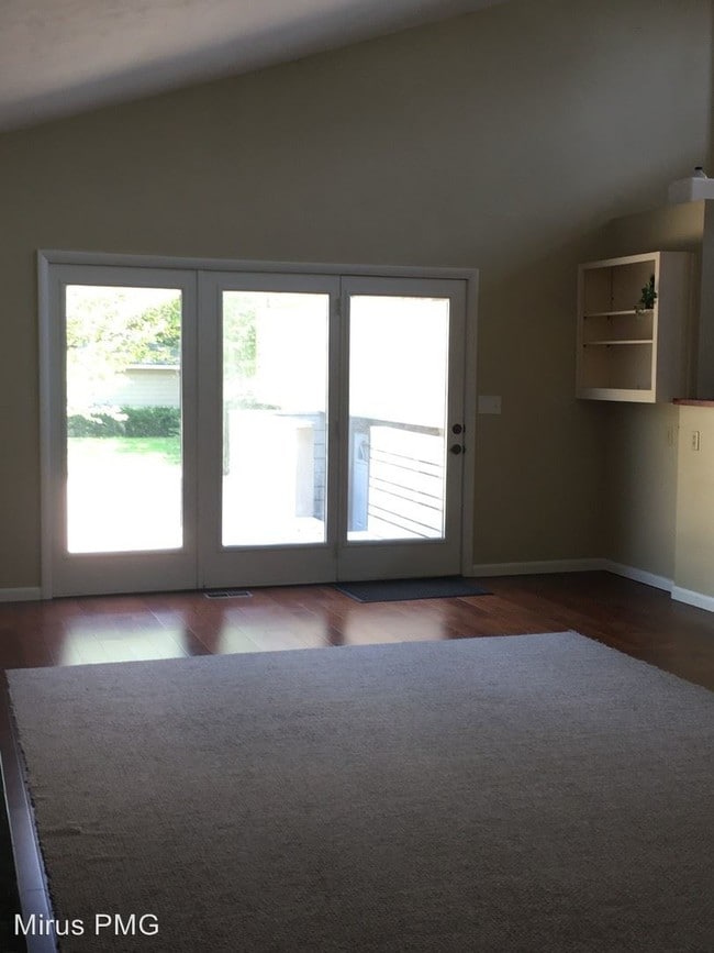 Building Photo - 5 br, 3 bath House - 300 Lindberg Road