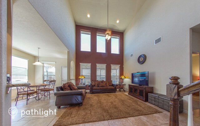 Foto del edificio - 2458 Feather Lane