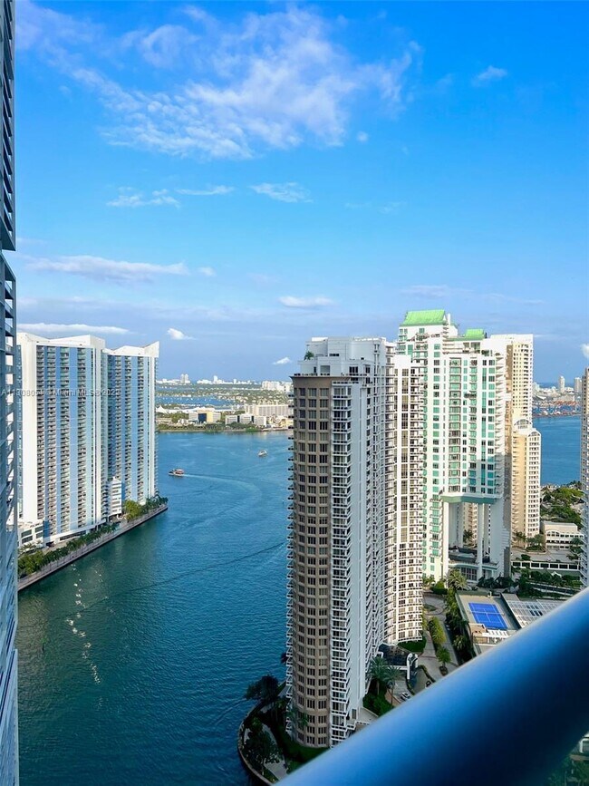 Foto del edificio - 495 Brickell Ave