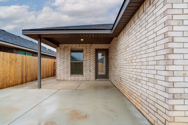 Building Photo - Low Maintenance Four Bedroom Home in South Lubbock!