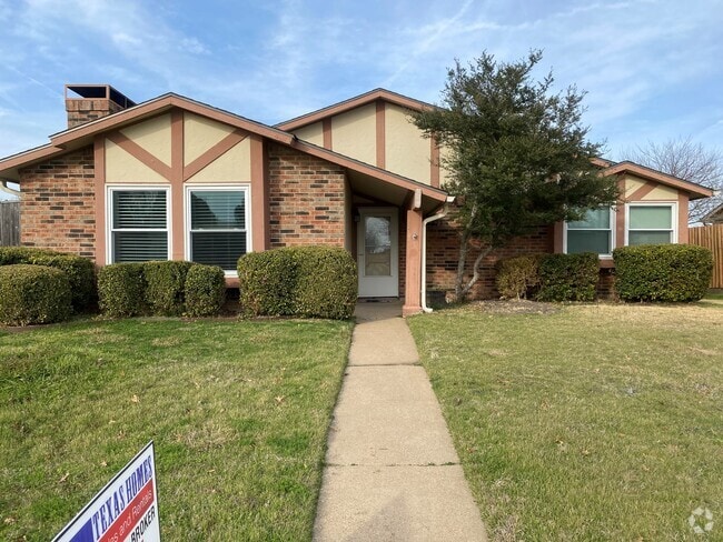Building Photo - 3713 Glover Dr