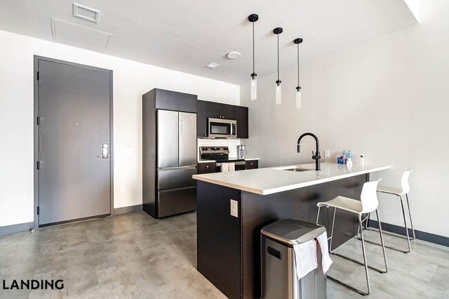 Building Photo - 55 Elm St