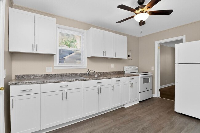 Foto del edificio - Updated 3 Bedroom Home Near Camp North End