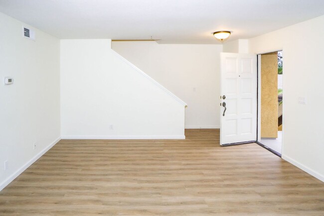 Foto del edificio - Gorgeous 2/2 townhome in Encinitas. Close ...