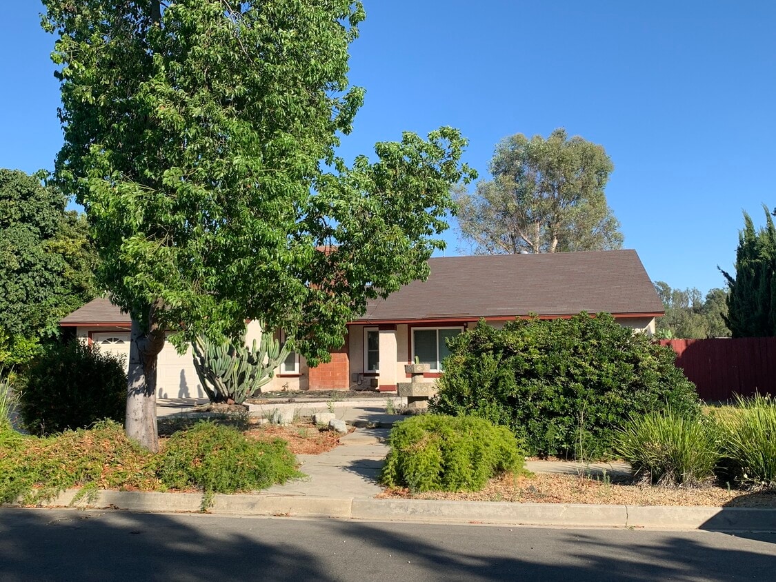Building Photo - 15584 Sprig St
