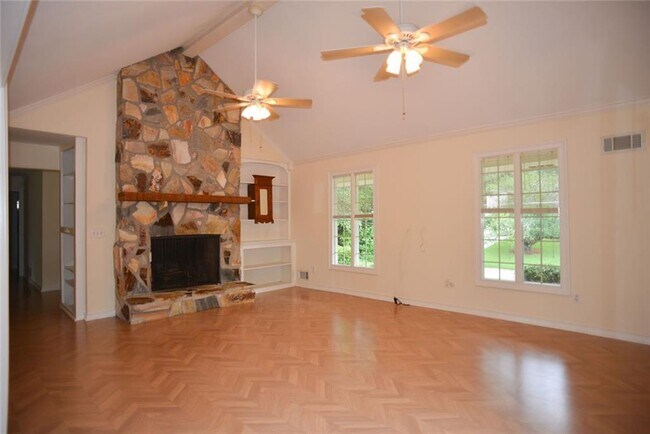 Foto del edificio - 5218 Meadowcreek Dr