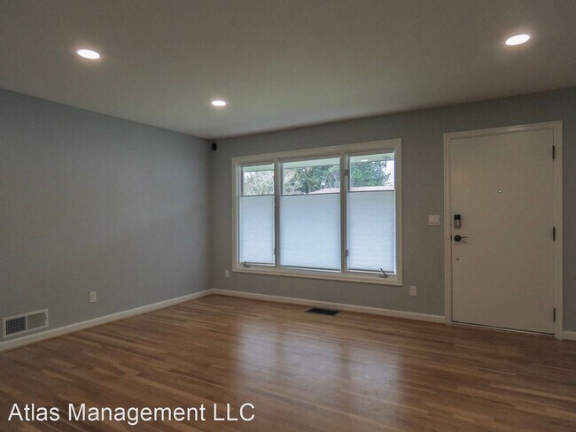 Foto del edificio - 5 br, 2 bath House - 12544 SE Salmon St