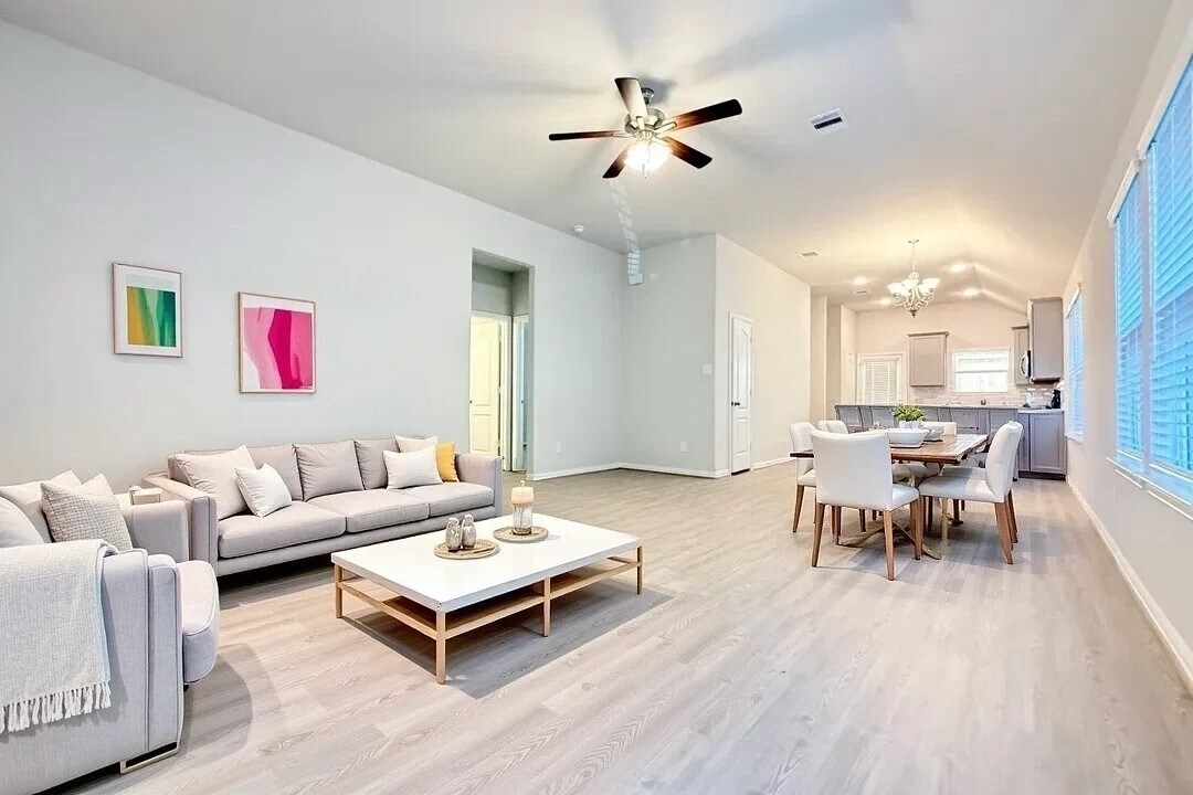 Foto principal - 22858 Ephesus Ave