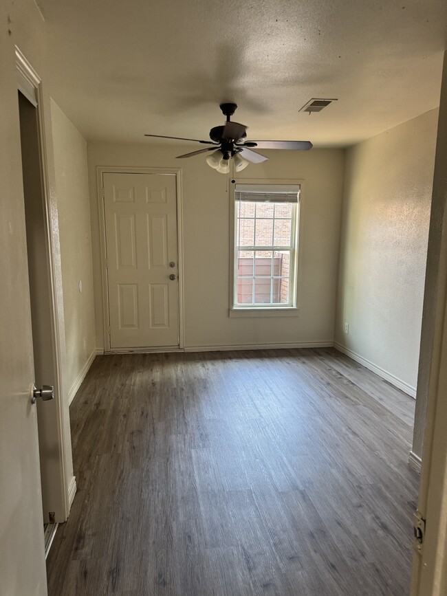 Building Photo - 6019 Ridgecrest Rd