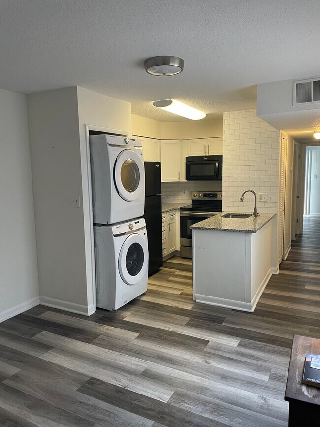 Foto del edificio - 10170 Beach Dr SW