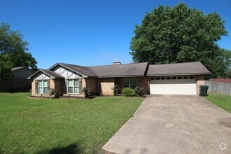 Building Photo - 9319 Kelly Green St