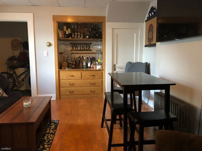 Foto del edificio - 3 br, 1.5 bath  - 257 Charles St Apt 1