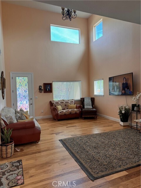 Foto del edificio - 15567 Douglas St