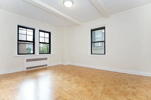 Foto del edificio - 212 W 11th St