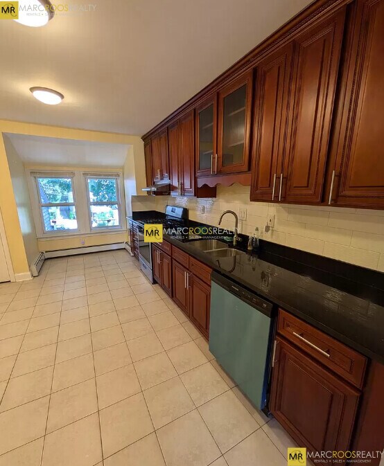 Building Photo - 9 High Street Pl