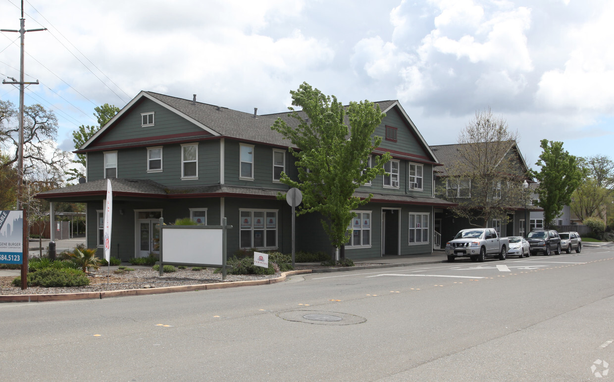 9940 Starr Road - Starr Station