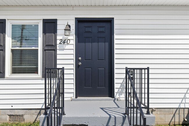 Foto del edificio - 238-240-240 Walnut Crest Dr