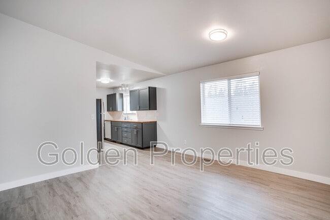 Foto del edificio - 3800 E 2nd Ave