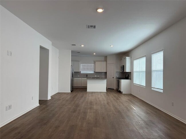 Foto del edificio - 404 Milliner Lp